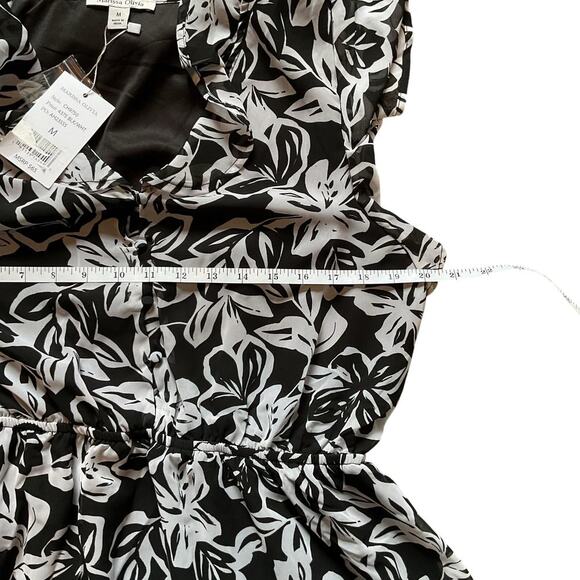 Marissa Olivia Black/White Flutter Sleeve Dress.  NWT  Size Medium - Picture 5 of 7